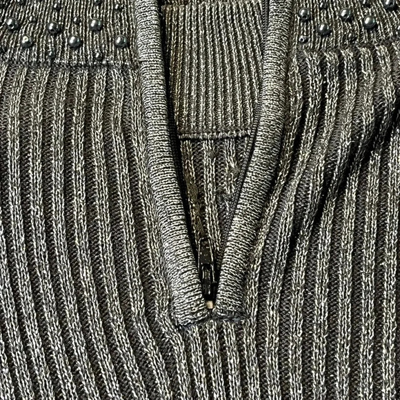Maggie Barnes Women Gray Silver beads rib knit sweater. Gray/silver size 1X used - Picture 10 of 16